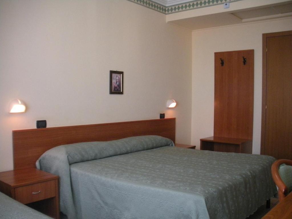 Hotel La Perla Del Gargano San Giovanni Rotondo Zimmer foto